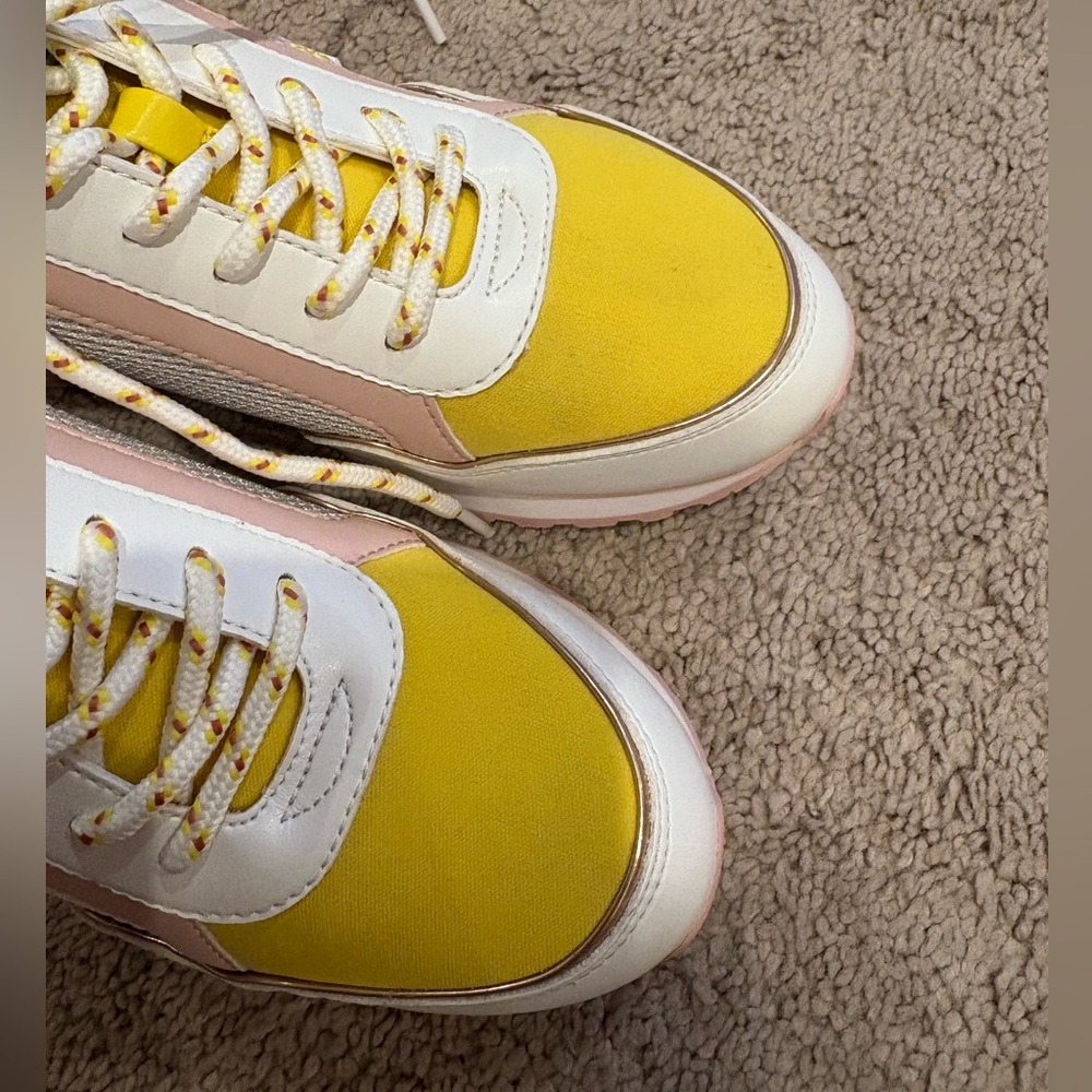 MICHAEL KORS Maddy Trainer Sneakers US 7 Optic White $160NEW - Picture 3 of 14